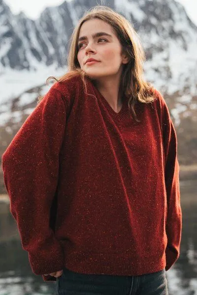 Kopyto Kopyto Panther – Damenpullover aus Wolle mit Kaschmiranteil und V-Ausschnitt, Rot, – Produktbild 3 von 4
