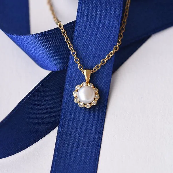Eppi Eppi Goldene Halo-Halskette mit Perle und Diamanten Maviga, Weiss, – Produktbild 2 von 4