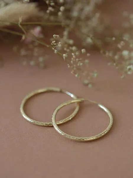 pikfine pikfine Facettierte Creolen "Linje", Gold, – Produktbild 2 von 4