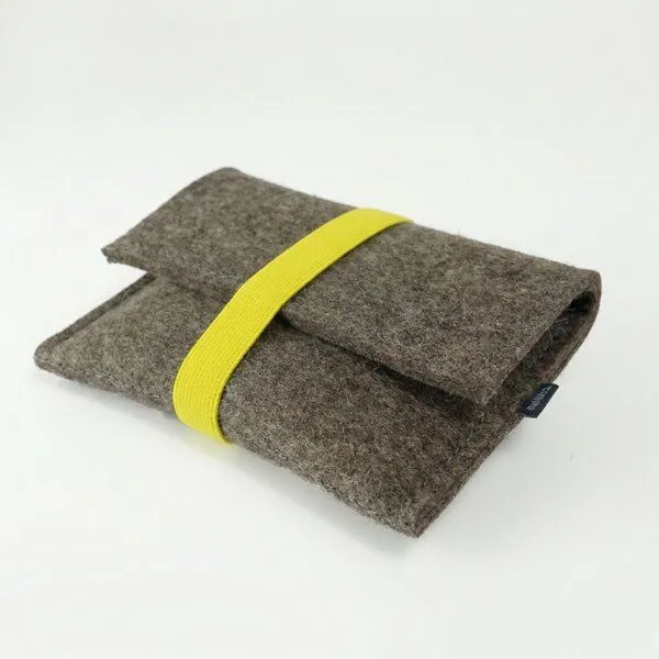 matilda k. manufaktur matilda k. manufaktur Kabel Organizer aus Wollfilz 'otto' in 2 Größen, Braun, – Produktbild 5 von 8