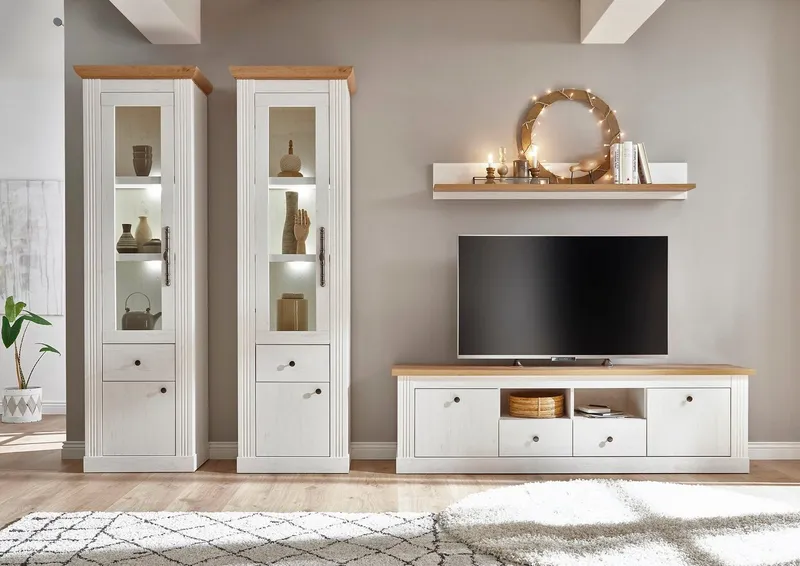 OTTO home Wohnwand Westminster, Anbauwand im Landhausstil, Komplettset, Wohnzimmer-Set, (Set, 4-St), Set besteht aus 2 Vitrinen, 1 Lowboard und 1 Wandregal, Weiß, – Produktbild 2 von 5