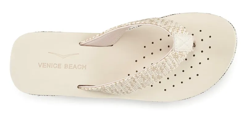VENICE BEACH VENICE BEACH Sandale, Badeschuh, Sommerschuhe, Badelatsche, Flip Flop, Badeschlappe Badezehentrenner Zehentrenner mit geschmücktem Keilabsatz VEGAN, Beige, – Produktbild 4 von 5
