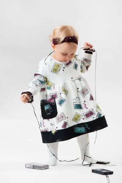 Marraine Kids Marraine Kids Kleid aus Bio Baumwolle "Mixtape" – Produktbild 2 von 4