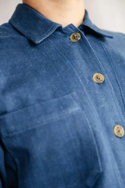 Jyoti - Fair Works Jyoti - Fair Works Bio-Baumwolldenim Shacket Kalagi, Denim, – Produktbild 2 von 3
