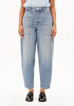 ARMEDANGELS ARMEDANGELS BAARLY CARPENTER BARREL Damen Barrel Leg Jeans aus recycelter Baumwolle – Produktbild 1 von 1
