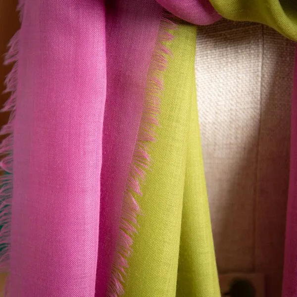 nahtur-design nahtur-design 2 Wolltücher "hauchfein", Apfel-pink (rosa), – Produktbild 4 von 4