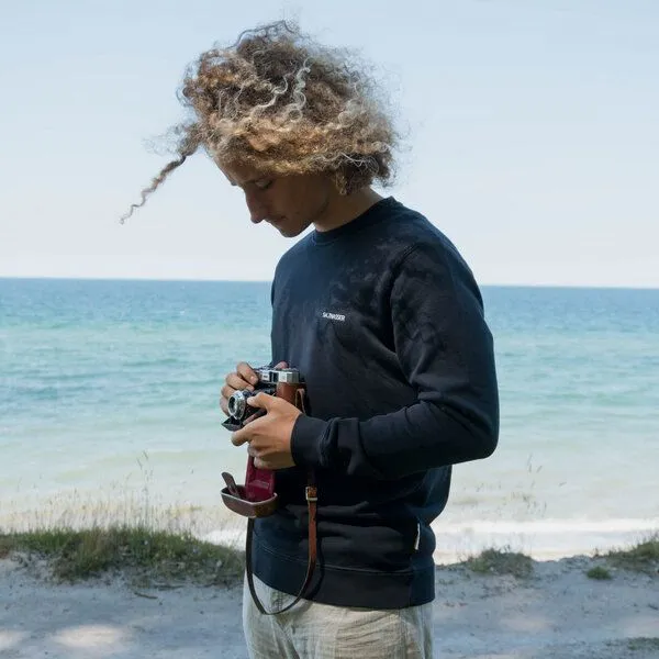 SALZWASSER SALZWASSER FJORD Sweater (Unisex) aus 100% Bio-Baumwolle (GOTS), Dunkelblau (navy), – Produktbild 2 von 3