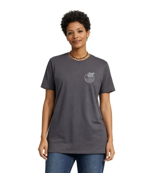 vis wear vis wear Schildkröte zwischen Ozean und Wellen – Unisex Recyceltes Tee, Dunkelgrau, – Produktbild 1 von 3