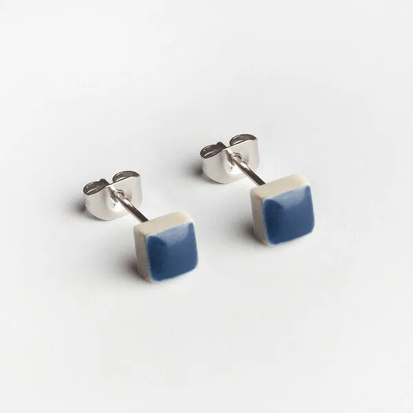 ALEXASCHA ALEXASCHA Minimalistische Keramik Ohrstecker, mini | PUREFORM, Petrol, – Produktbild 2 von 4