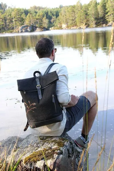 GLOBO Fair Trade GLOBO Fair Trade Laptoprucksack LONI aus Canvas & mattem Ökoleder, Schwarz, – Produktbild 2 von 4