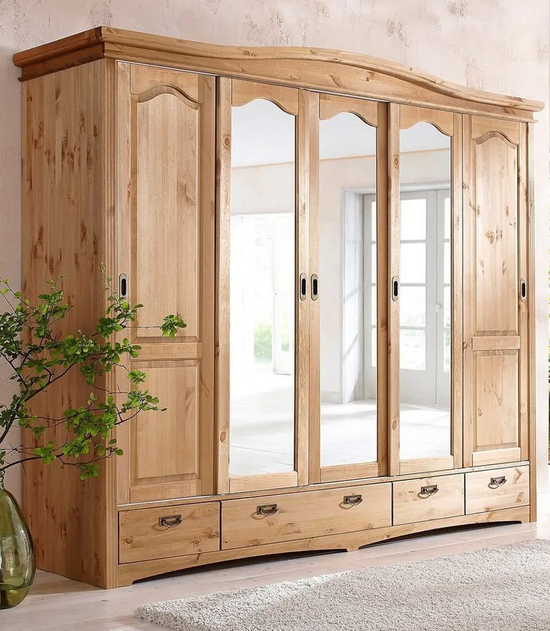 OTTO home Schiebetürenschrank Konrad, Landhausstil, rustikal, mit Schubladen + Spiegel, Kassetten (B/H/T ca. 249 cm x 207 cm x 64 cm) massive Kiefer, FSC®-zertifiziert, Messinggriffe, Beige, – Produktbild 2 von 5
