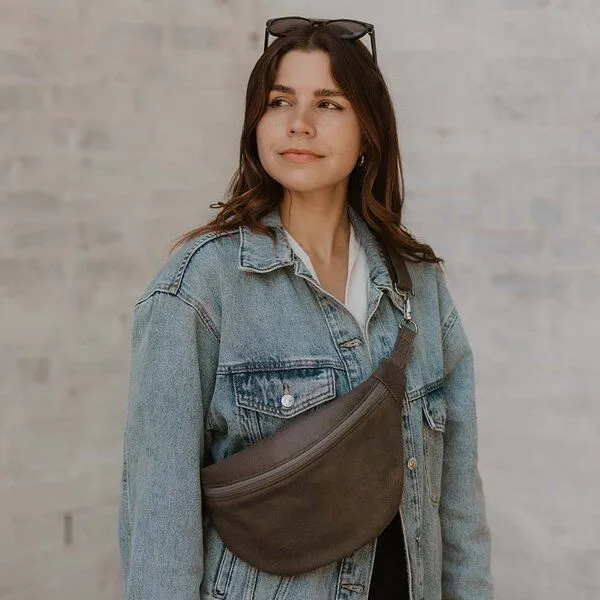 BOWLEANIES TASCHEN BOWLEANIES TASCHEN Große XXL Gürteltasche aus Lederfaserstoff, Dunkelgrau, – Produktbild 2 von 4