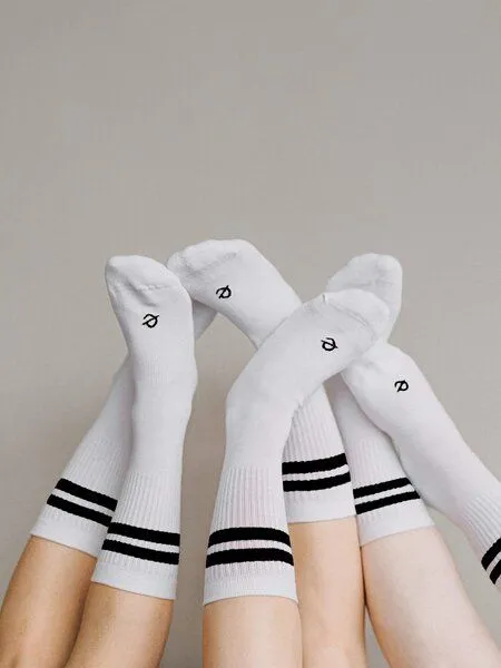erlich textil erlich textil Andi Tennis Socken 3er Pack aus Bio-Baumwolle, Weiß/schwarz, – Produktbild 2 von 5