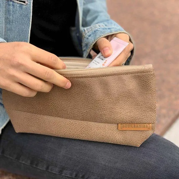 BOWLEANIES TASCHEN BOWLEANIES TASCHEN Kulturbeutel aus Lederfaserstoff, Hellbraun, – Produktbild 2 von 7