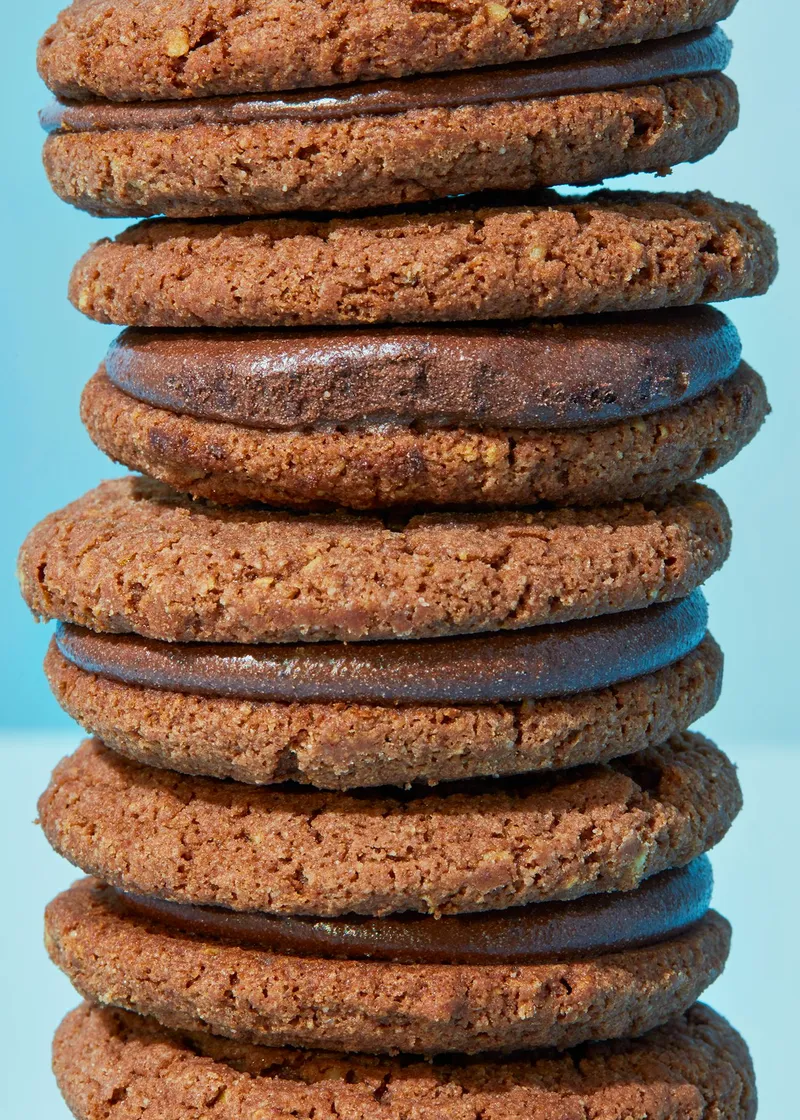 KoRo Hafer-Doppelkeks mit dunkler Schokofüllung 180 g – Produktbild 2 von 5