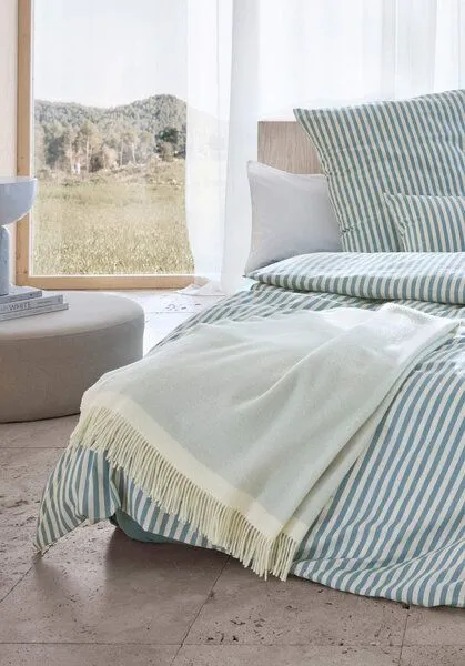 hessnatur hessnatur Plaid JONNE aus reiner Bio-Lambswool, Eisgrün, – Produktbild 1 von 3