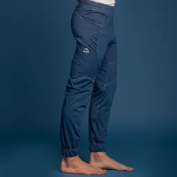nice to meet me nice to meet me Urban Pant Unisex aus recyceltem Polyester mit Biobaumwolle – Produktbild 1 von 1