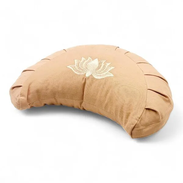 BAGHI BAGHI Meditationskissen Halbmond Lotus Bestickung - aus Bio-Baumwolle kbA Sitzhöhe 14 cm, Hellzimt, – Produktbild 1 von 4