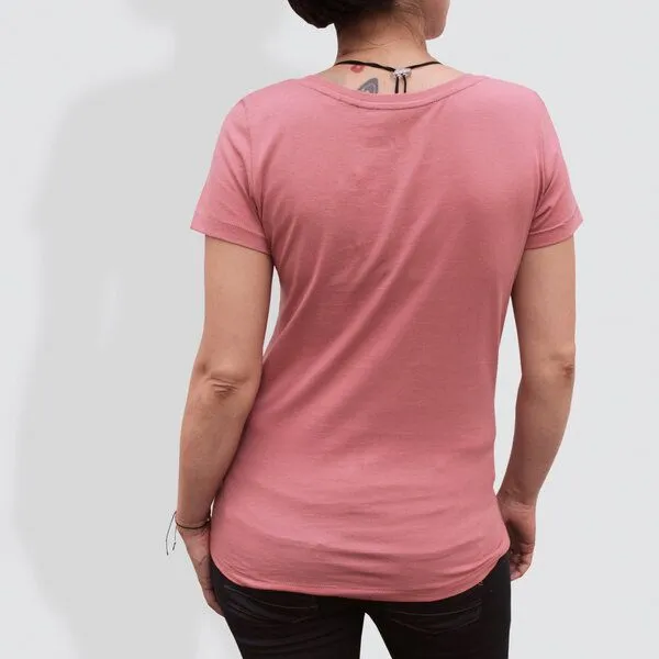 little kiwi little kiwi Damen T-Shirt, "Urbanität im Wandel", Dyed Salty Rose – Produktbild 2 von 3
