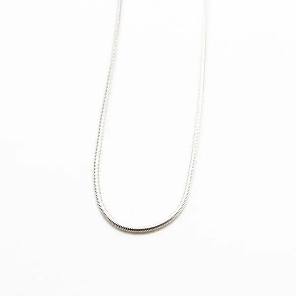 juni juni Schlangenkette Choker 45cm Halskette aus recyceltem Silber, hergestellt in Deutschland – Produktbild 4 von 4