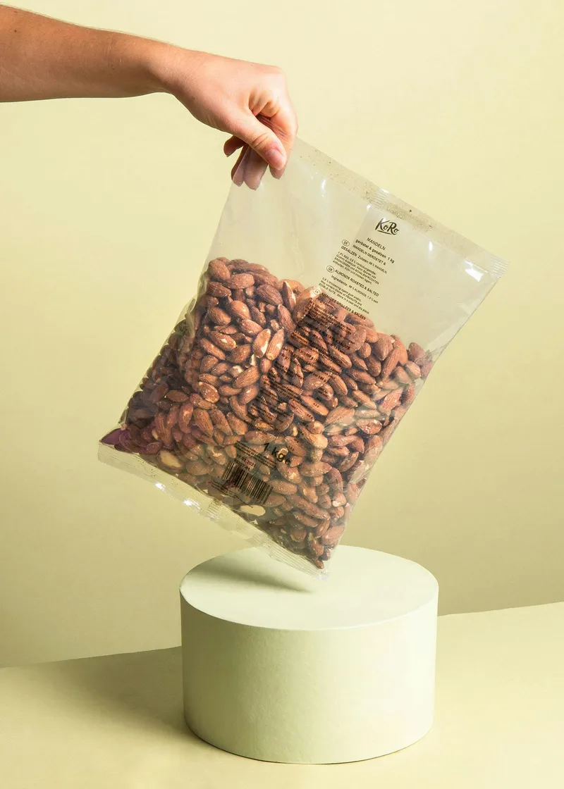 KoRo Geröstete und gesalzene Mandeln 1 kg – Produktbild 4 von 5