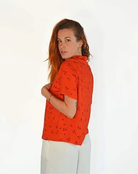 Aatise Aatise Oversize-Bluse mit kubanischem Zavi 100% EcoVero, Rot4, – Produktbild 4 von 4