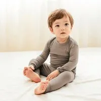 tetoi vienna tetoi-vienna TENCEL langarm Body und lange Hose Baby Set "Waldbad", Stone grey (grau), – Produktbild 1 von 1