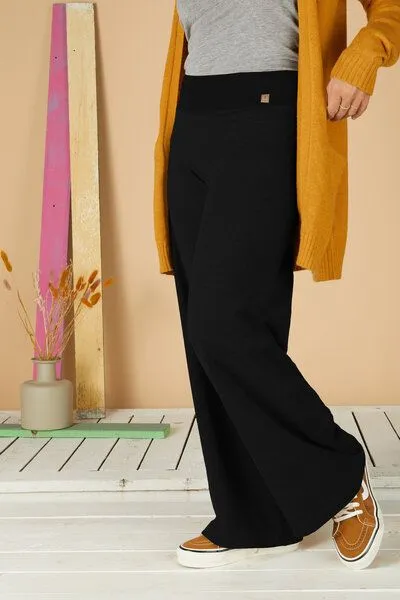 La Gitana La Gitana Lässige Hose „Enja“ aus Bio French Terry, Passform: bequem in weitem Marlene Stil, Schwarz, – Produktbild 1 von 4