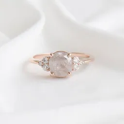 Eppi Eppi Goldener Ring mit einem Salt and Pepper Diamanten Agathe – Produktbild 1 von 1