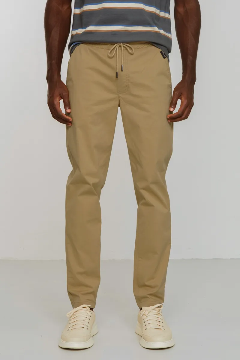 recolution Recolution Herren vegan Chino Sweatpants Taro Dark Sand, Hellbraun, – Produktbild 2 von 2