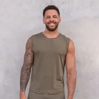 Jaya Jaya TOMMY - Herren - Atmungsaktives Tank Top aus softer, elastischer Tencel-Biobaumwoll-Mix, Yoga, Workout and andere Bewegungskünste, Olive/grün, – Produktbild 1 von 1