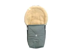 Kaiser Naturfellprodukte Kaiser Naturfellprodukte Lammfell Fußsack "EMMY" salbei green ca. 80 x 37 cm – Produktbild 1 von 1