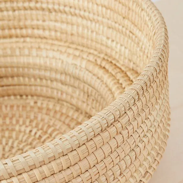 By Native By Native Korb Dengu aus Palmfaser, Größe medium, handgeflochten – Produktbild 4 von 4