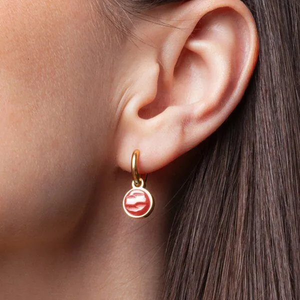 ALEXASCHA ALEXASCHA Gold Clip Creolen mit Anhänger | Mix & Match, Kirschrot, – Produktbild 3 von 4