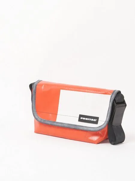 Freitag Freitag F41 Hawaii Five-O - red white (000004289638) – Produktbild 2 von 3
