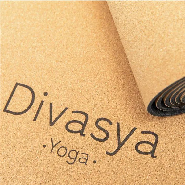 Divasya Divasya Yoga Komfort-Set: Yogamatte aus Kork & Naturkautschuk inklusive 2 Kniepads (Lotus / Pure), Natural, – Produktbild 4 von 4