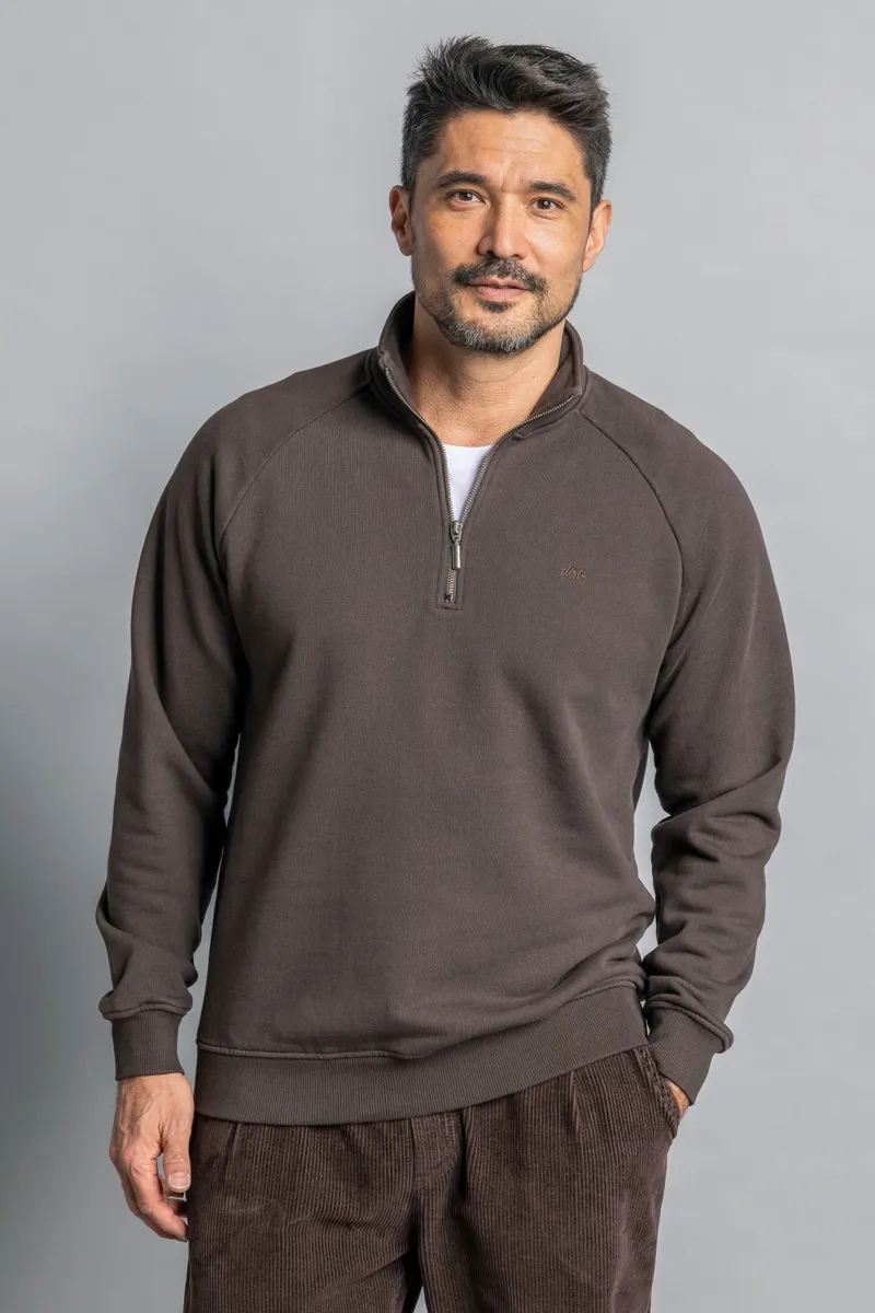 DIRTS DIRTS Herren vegan Pullover Mit Viertelreißverschluss Und Raglanärmeln Espresso Braun, Braun, – Produktbild 2 von 2
