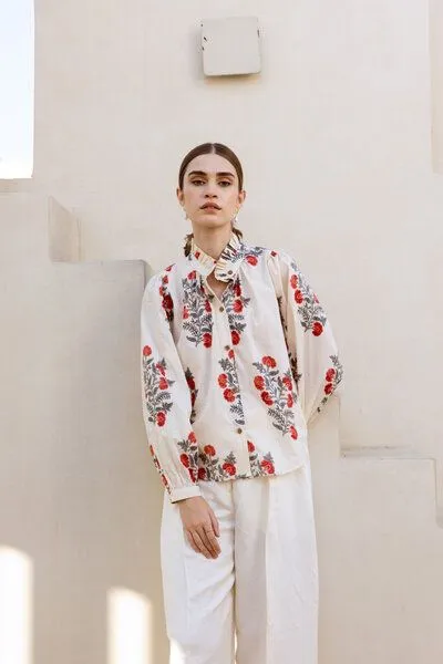 Haus of Namaste Haus of Namaste Damen Bluse „Mira Shirt " handbedruckt aus 100% Bio-Baumwolle mit floralem Muster. – Produktbild 5 von 5