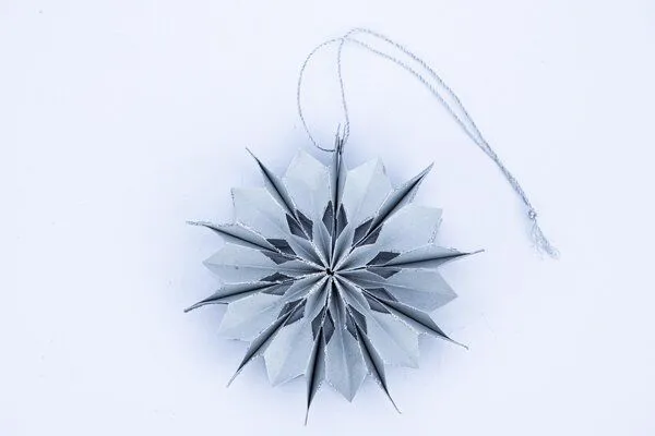 El Puente El Puente Deko-Anhänger "Schneeflocke" | Fair Trade & Handmade aus Indien, Grau,silber, – Produktbild 1 von 1