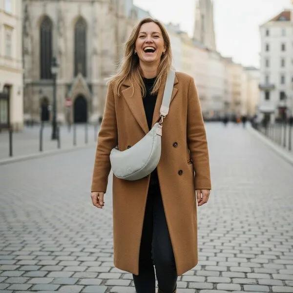 Sperling Sperling Bauchtasche "Easy" aus recyceltem PET & Kork mit Innenaufteilung, Natural, – Produktbild 3 von 4