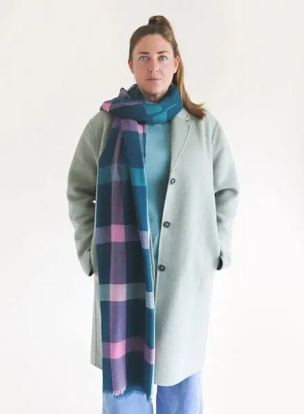 Djian Djian Schal aus Merino-Wolle – KARO – mulesingfrei, Petrol, – Produktbild 1 von 3