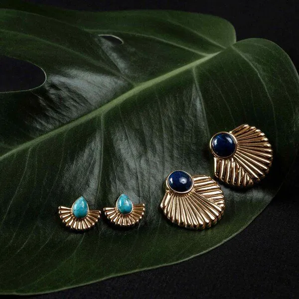 fejn jewelry fejn jewelry Ohrstecker 'bold half sun' mit Lapislazuli, Gold, – Produktbild 2 von 4