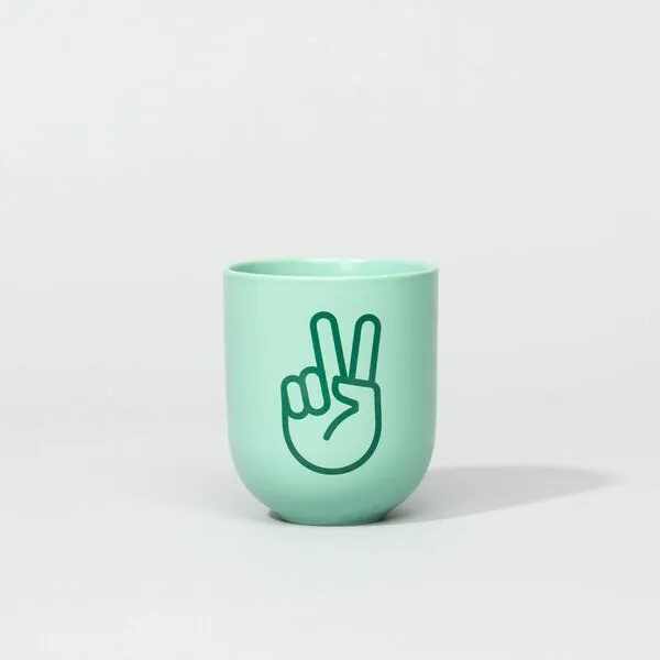 Fyngers Fyngers Handgemachter Becher aus Porzellan - Modell PEACE - Füllmenge 330ml - Mattlasur, Türkis, – Produktbild 1 von 4