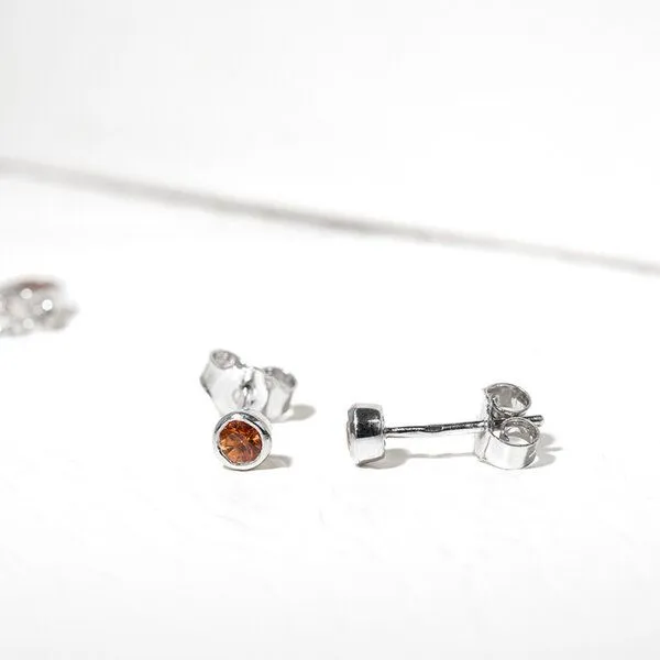 Eppi Eppi Silberne Ohrstecker mit Padparadscha Saphiren in Bezelfassung Tofine, Gelb, – Produktbild 2 von 4