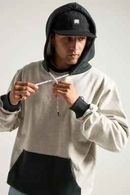 Trendsplant Trendsplant The Hooded Oversized Sweatshirt Warm Heather Grey/Scarab – Produktbild 1 von 1
