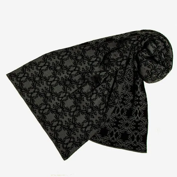 LANARTO slow fashion LANARTO slow fashion Schal Muster 'Kranz' zweifarbig gestrickt aus mulesingfreier Merinowolle, Schwarz, – Produktbild 2 von 3