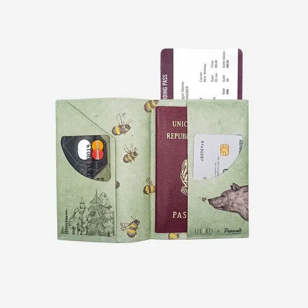 paprcuts paprcuts RFID Reisepasscover, Die begegnung | ligarti koop, – Produktbild 3 von 4