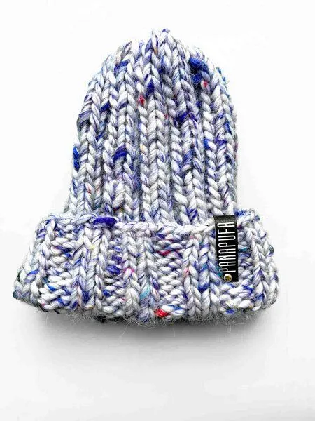 PANAPUFA PANAPUFA Handgestrickte Chunky Beanie – 90 % Merinowolle, 10 % Seide, Miro silber blau, – Produktbild 2 von 4