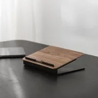 Woodcessories Woodcessories Premium Laptop Ständer aus Holz für 10-16 Zoll - Walnuss/Eiche, Walnuss, – Produktbild 1 von 1