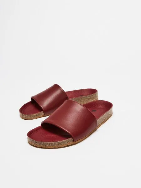 NINE TO FIVE NINE TO FIVE #kato - edler Slipper aus leichter Microfaser mit bequemen Naturlatex-Fussbett, Merlot, – Produktbild 2 von 4